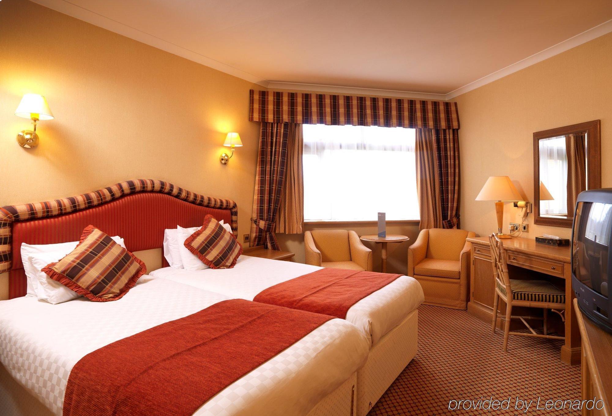 Leonardo Hotel Cheltenham Oda fotoğraf